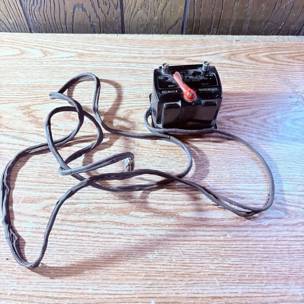 Lionel Transformer Type 1011, 25 Watt  Untested For Parts And Restoration
